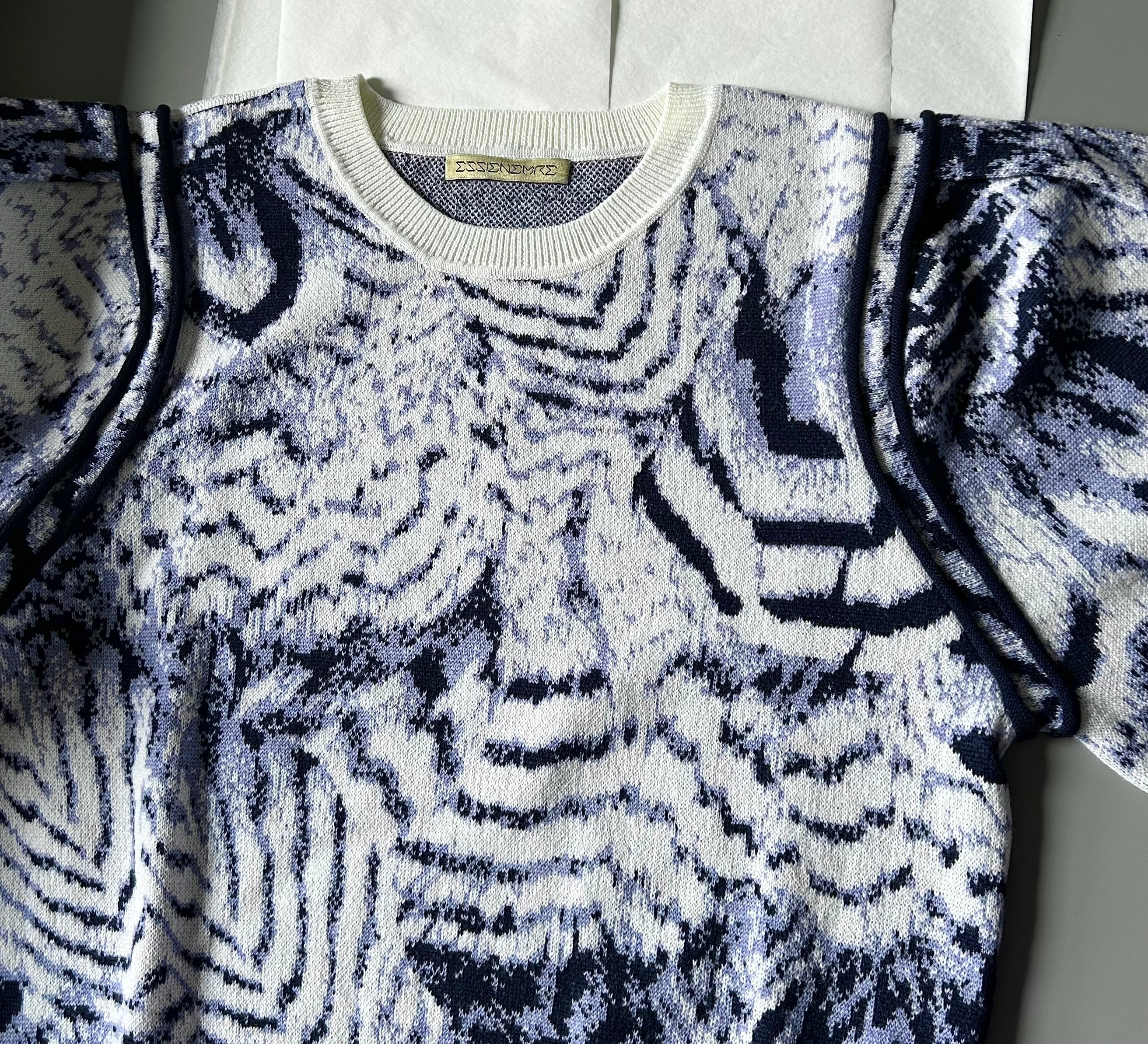 Alis White Navy Pattern Jumper